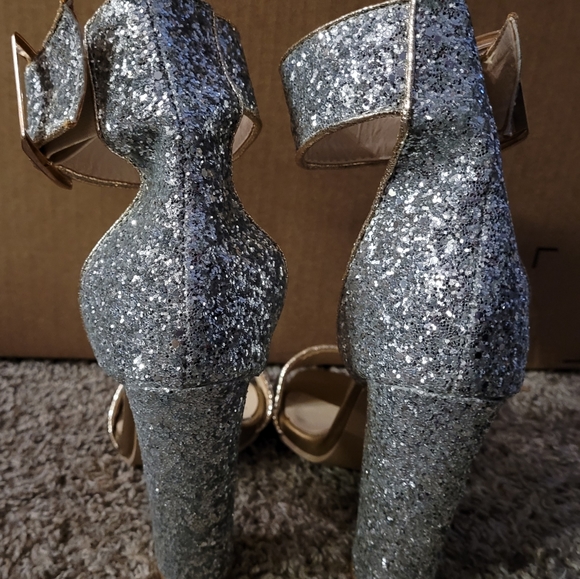 Chic me high gelled silver heels - Picture 2 of 2